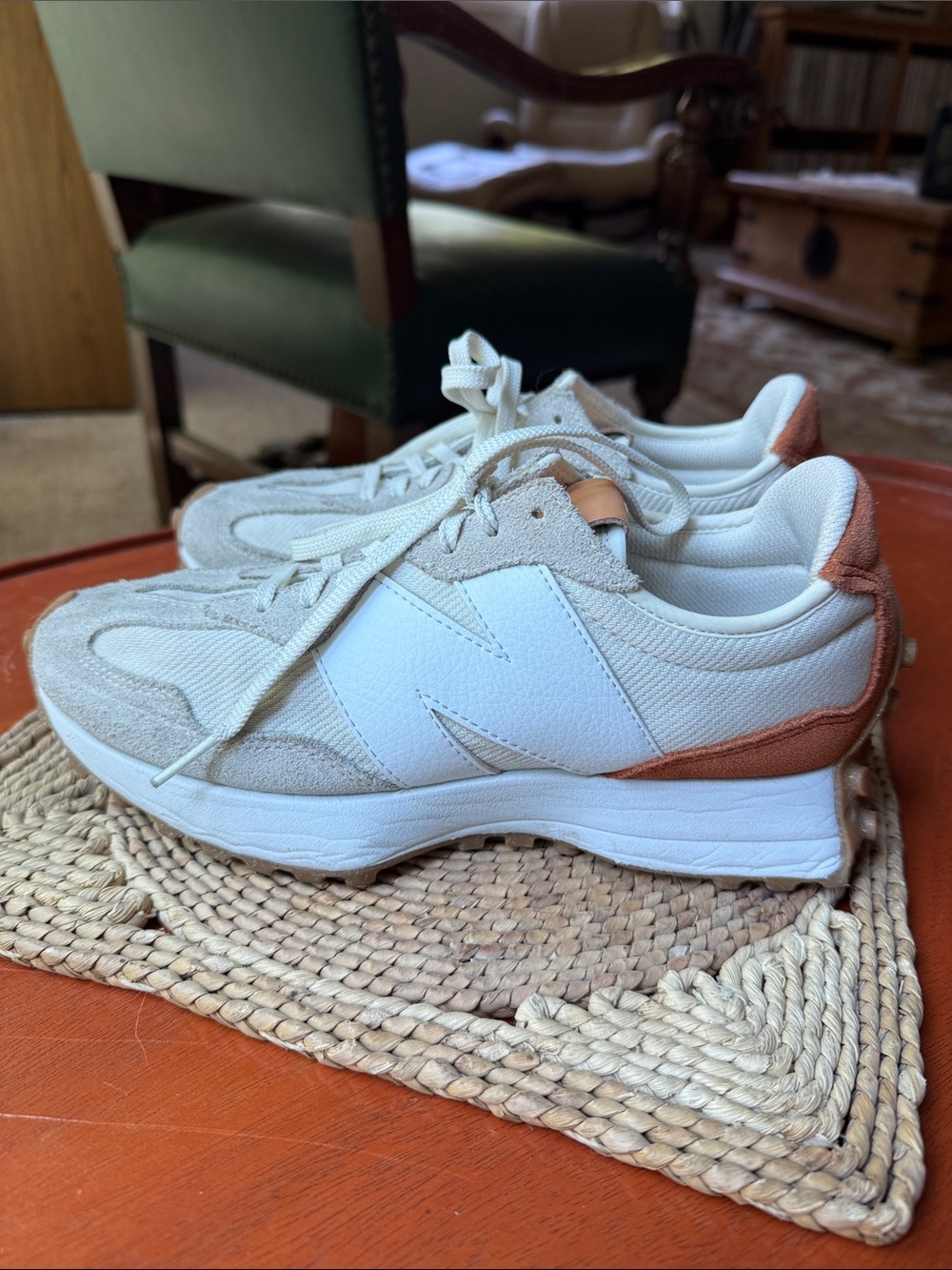 New Balance Women’s 327